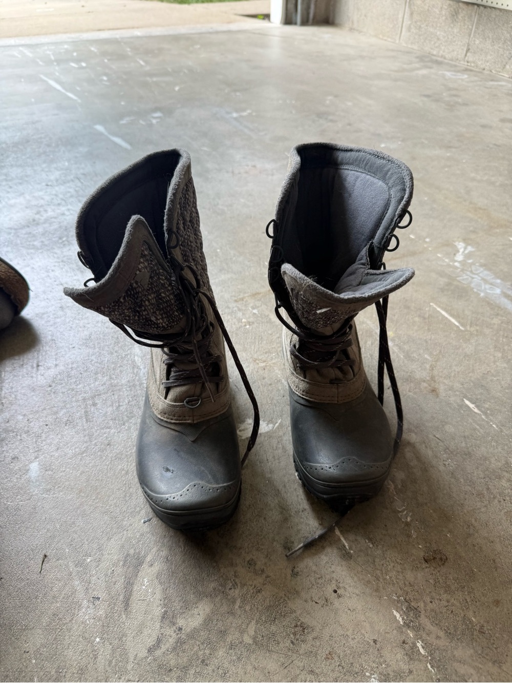 The North Face Women's Gray Lace-Up Hiking Boots